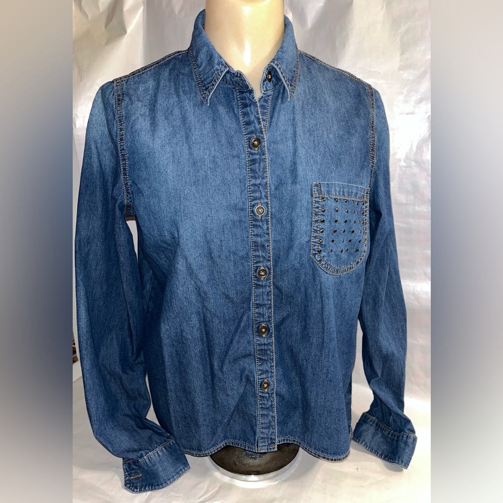 Mossimo Supply Co Blue Denim Button up Shirt Size S Small with Studs pocket